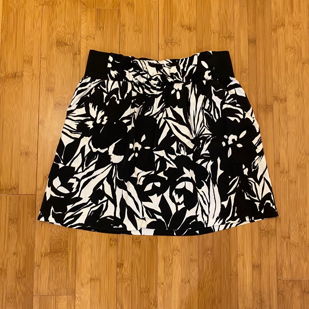 Floral Print B&W Miniskirt